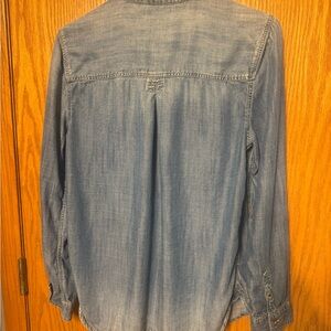 American Eagle Outfitters Shirt (thin, soft material)
